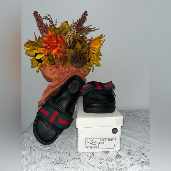 Imitation Gucci Slides/Sandals - Picture 4 of 5